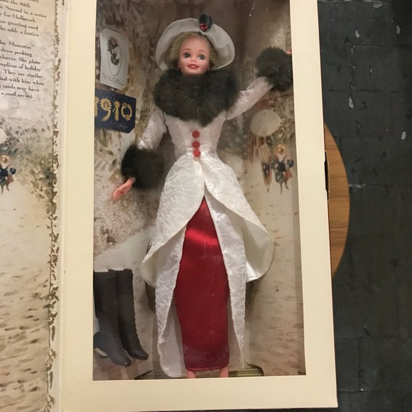 Vintage 1995 Holiday Memories Barbie Special Edition for Hallmark. - Picture 1 of 3